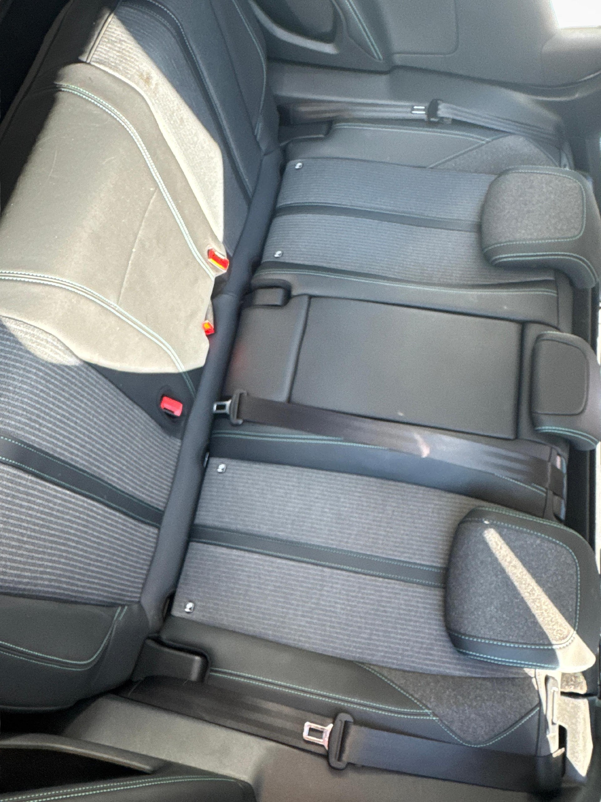 PEUGEOT 3008 1.6 Plug-in Hybrid Allure Pack-image-15