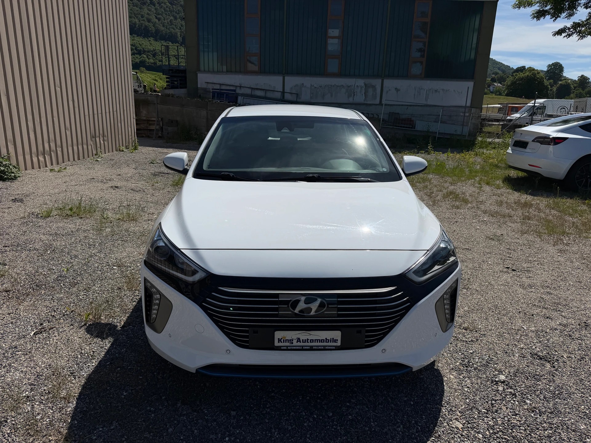 HYUNDAI Ioniq 1.6 GDi HEV Launch Plus DCT | CH-Auto | Frisch MFK | 1-Hand-showroom-element-2