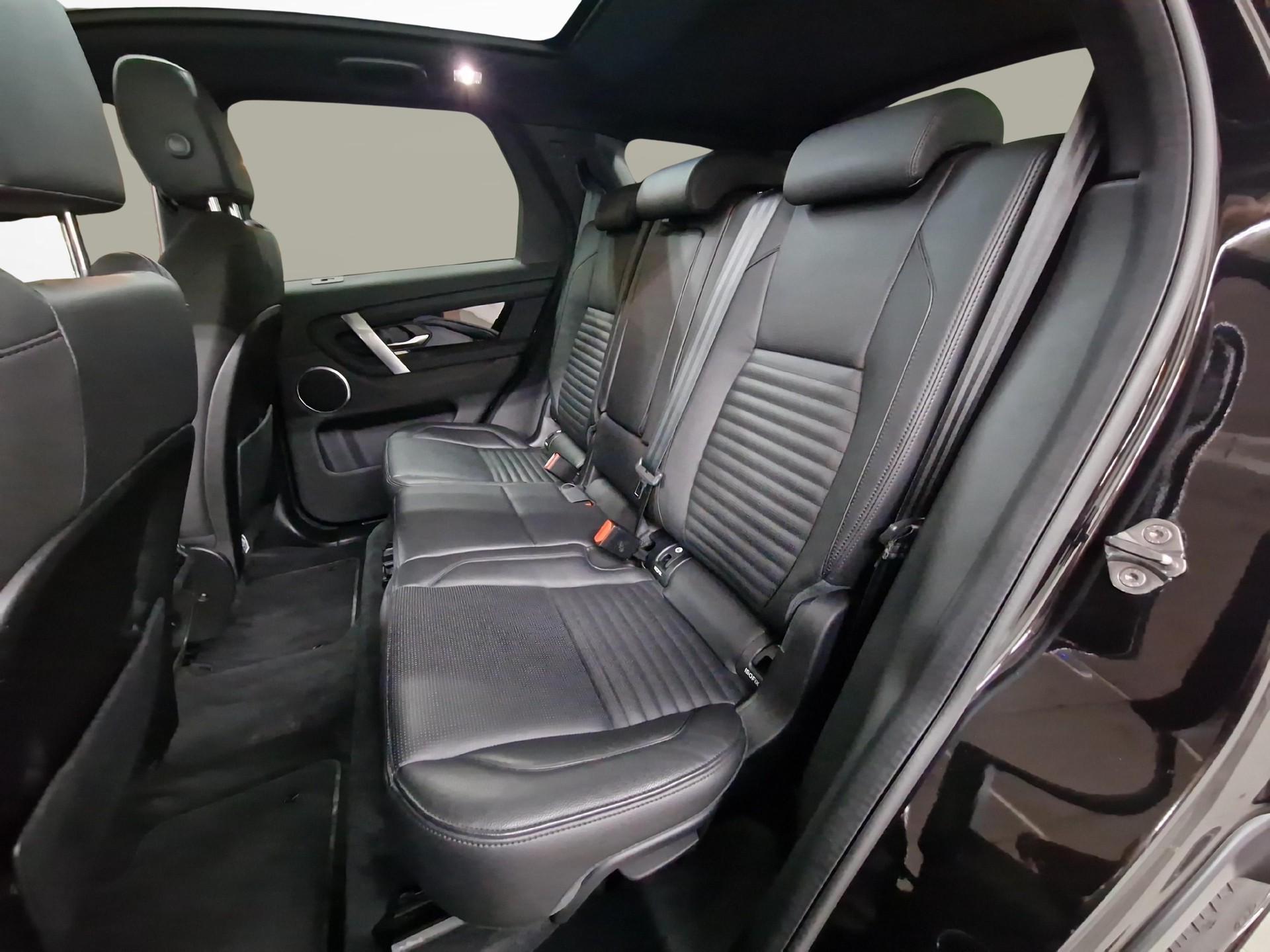 LAND ROVER Discovery Sport 2.0 TD4 180 SE-image-10