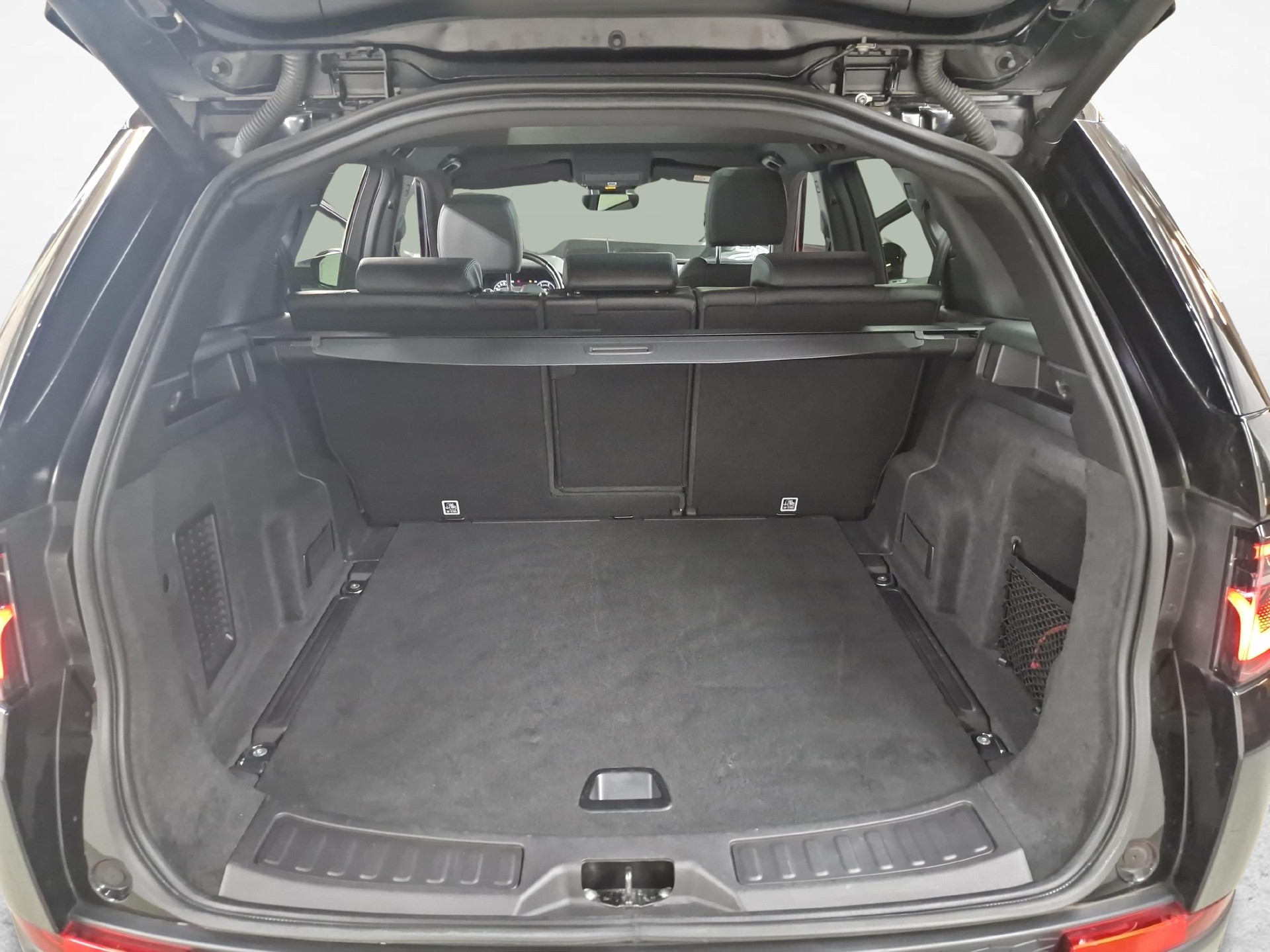 LAND ROVER Discovery Sport 2.0 TD4 180 SE-image-11