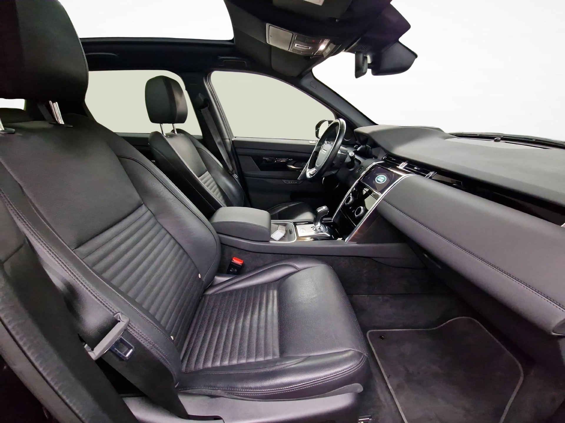 LAND ROVER Discovery Sport 2.0 TD4 180 SE-image-9