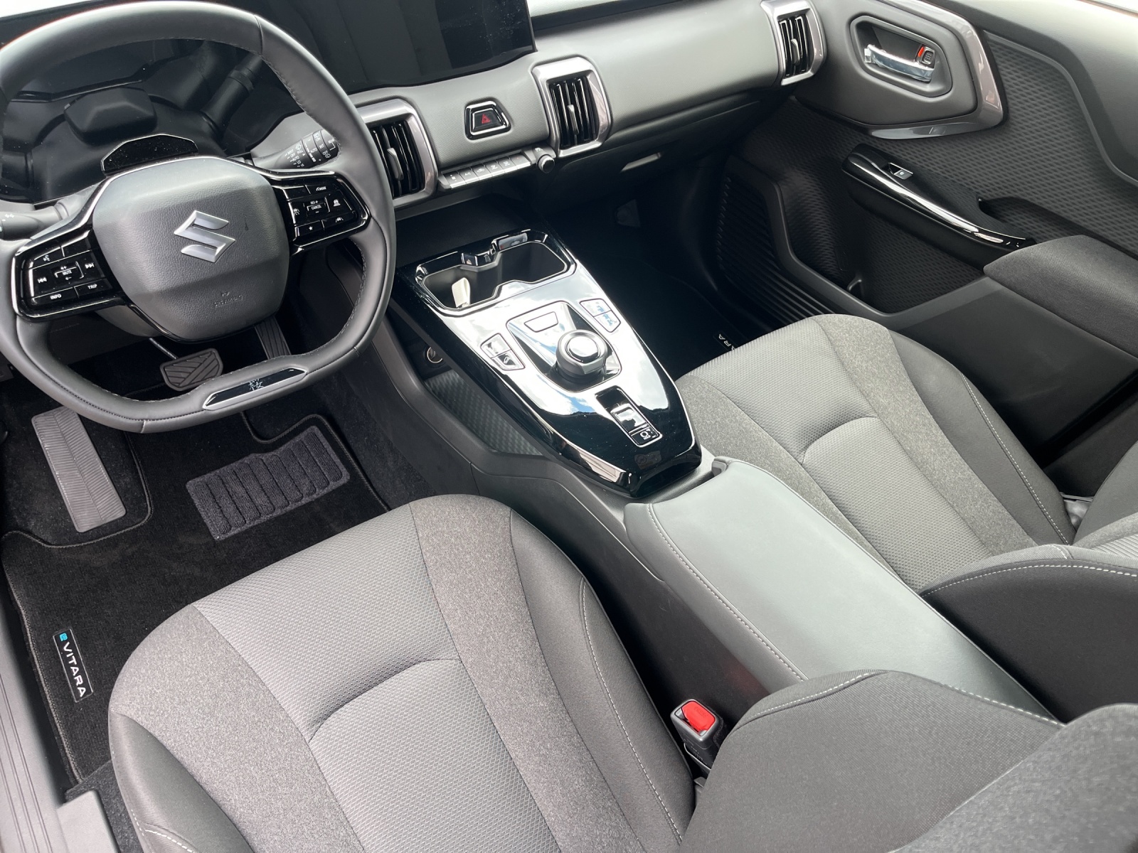 SUZUKI e Vitara Sakura 4x4-image-11