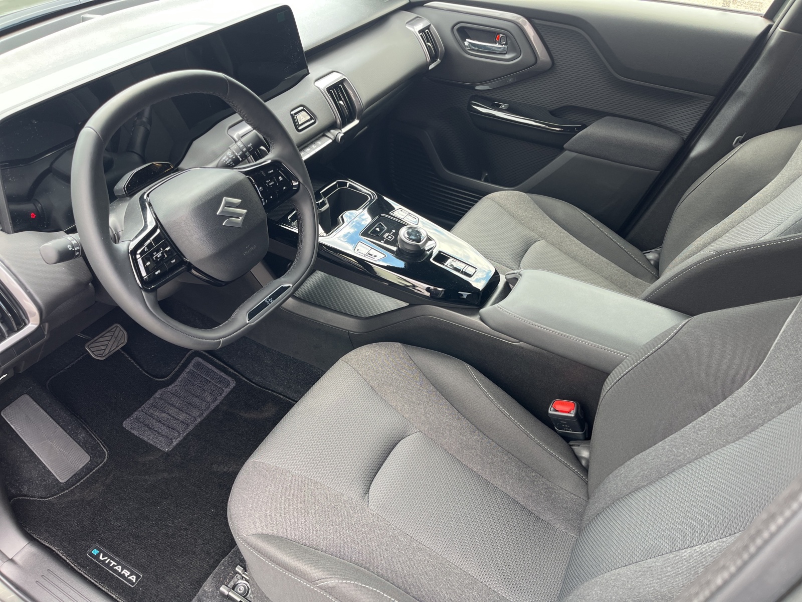 SUZUKI e Vitara Sakura 4x4-image-8