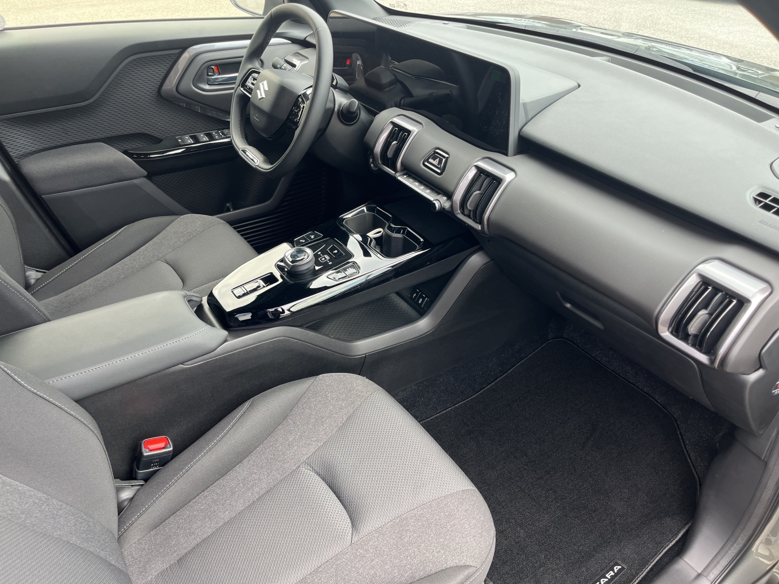 SUZUKI e Vitara Sakura 4x4-image-13