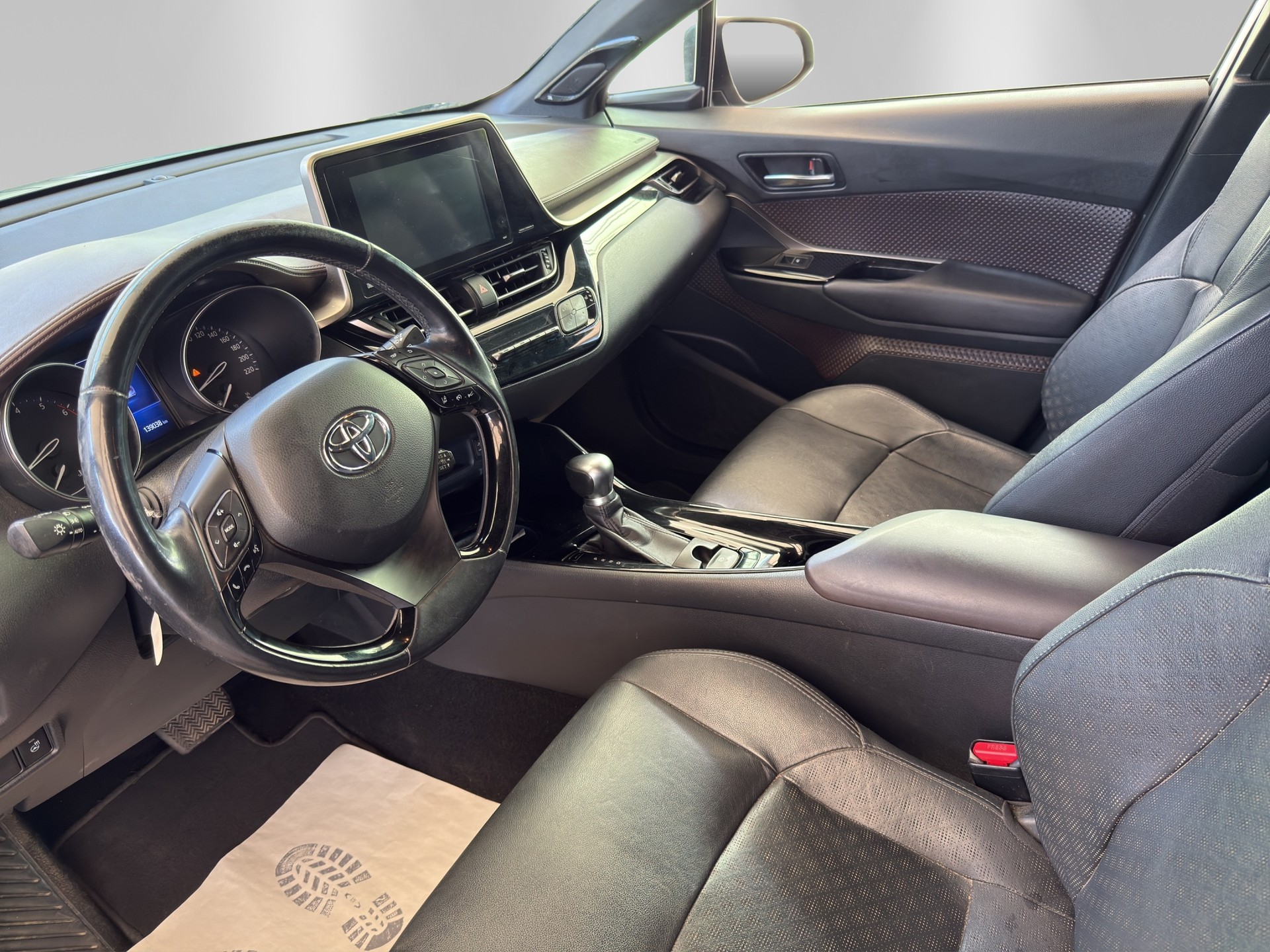 TOYOTA C-HR 1.2 Turbo Premium 4WD Multidrive S-image-7