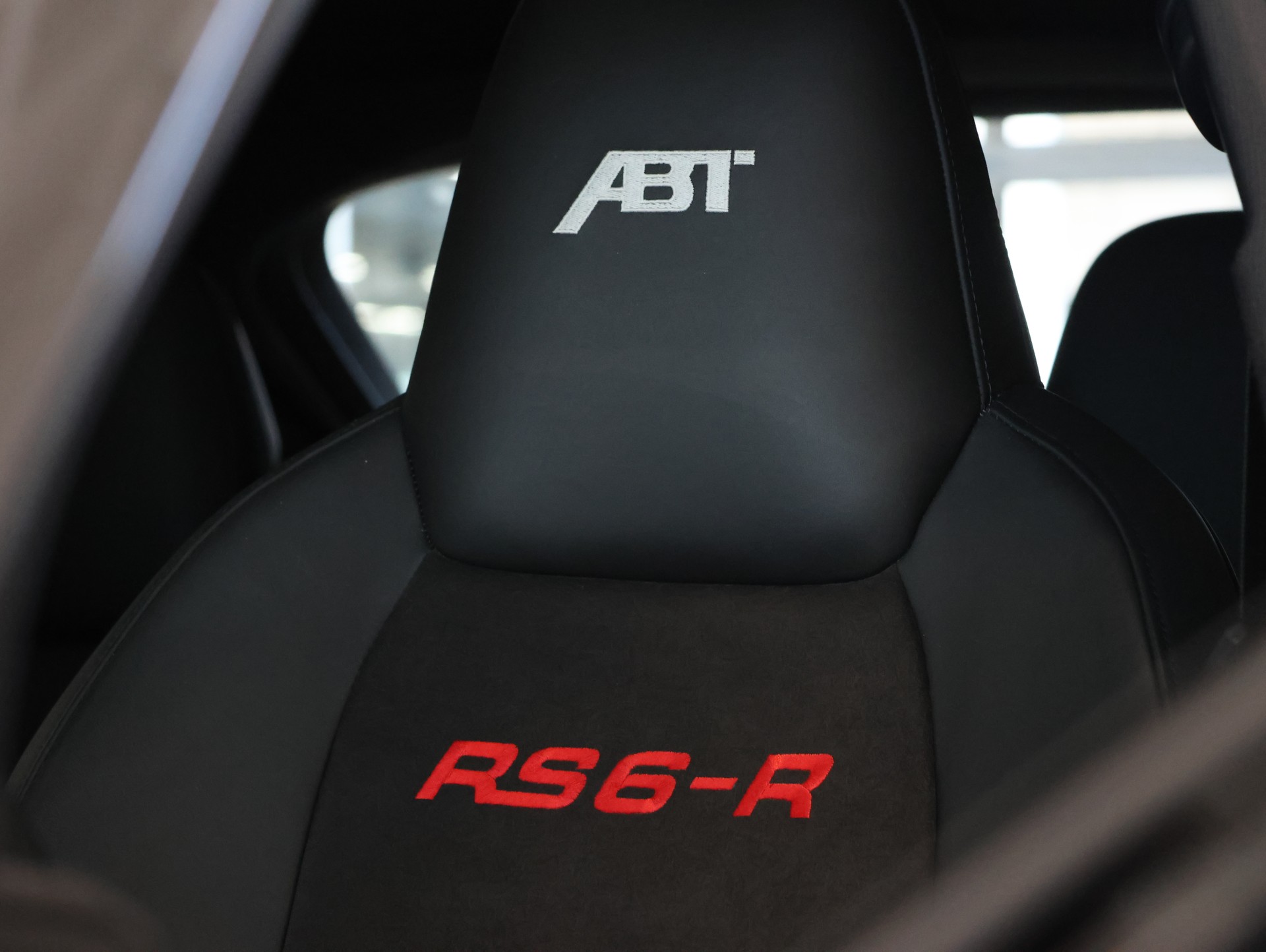 AUDI Audi RS6 R Avant ABT *1 of 125*-image-21