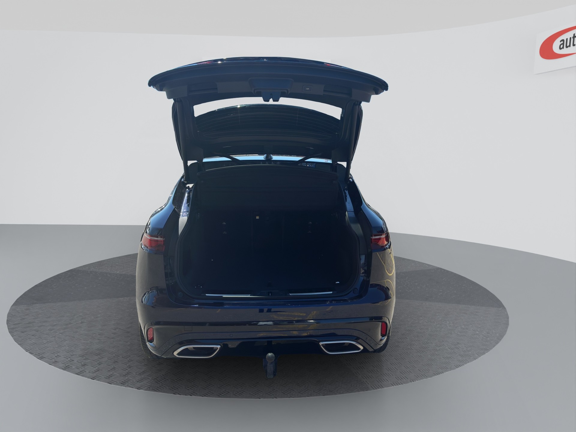 JAGUAR F-Pace 3.0 D300 R-Dynamic MHEV SE AWD-image-4