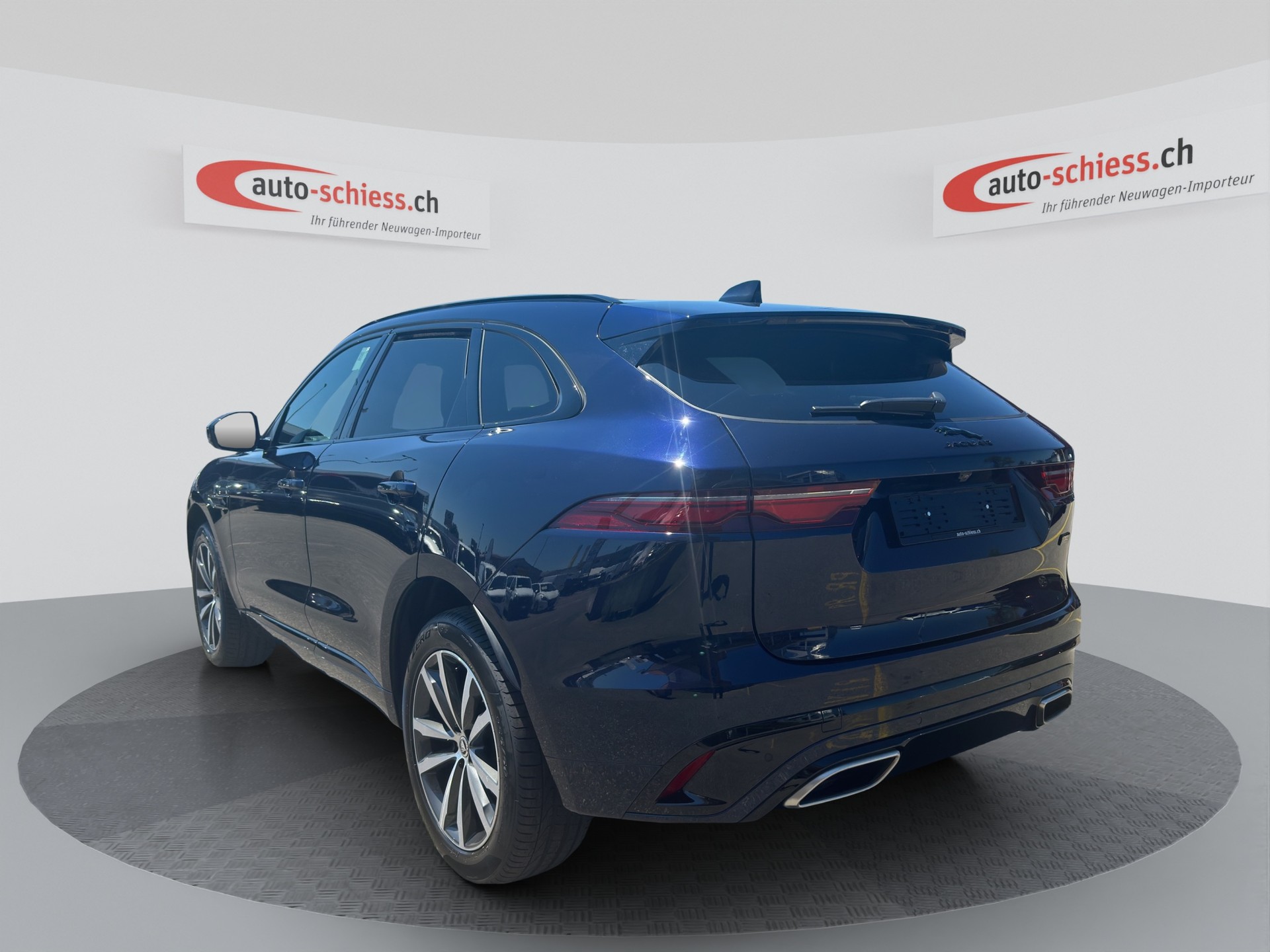 JAGUAR F-Pace 3.0 D300 R-Dynamic MHEV SE AWD-image-2