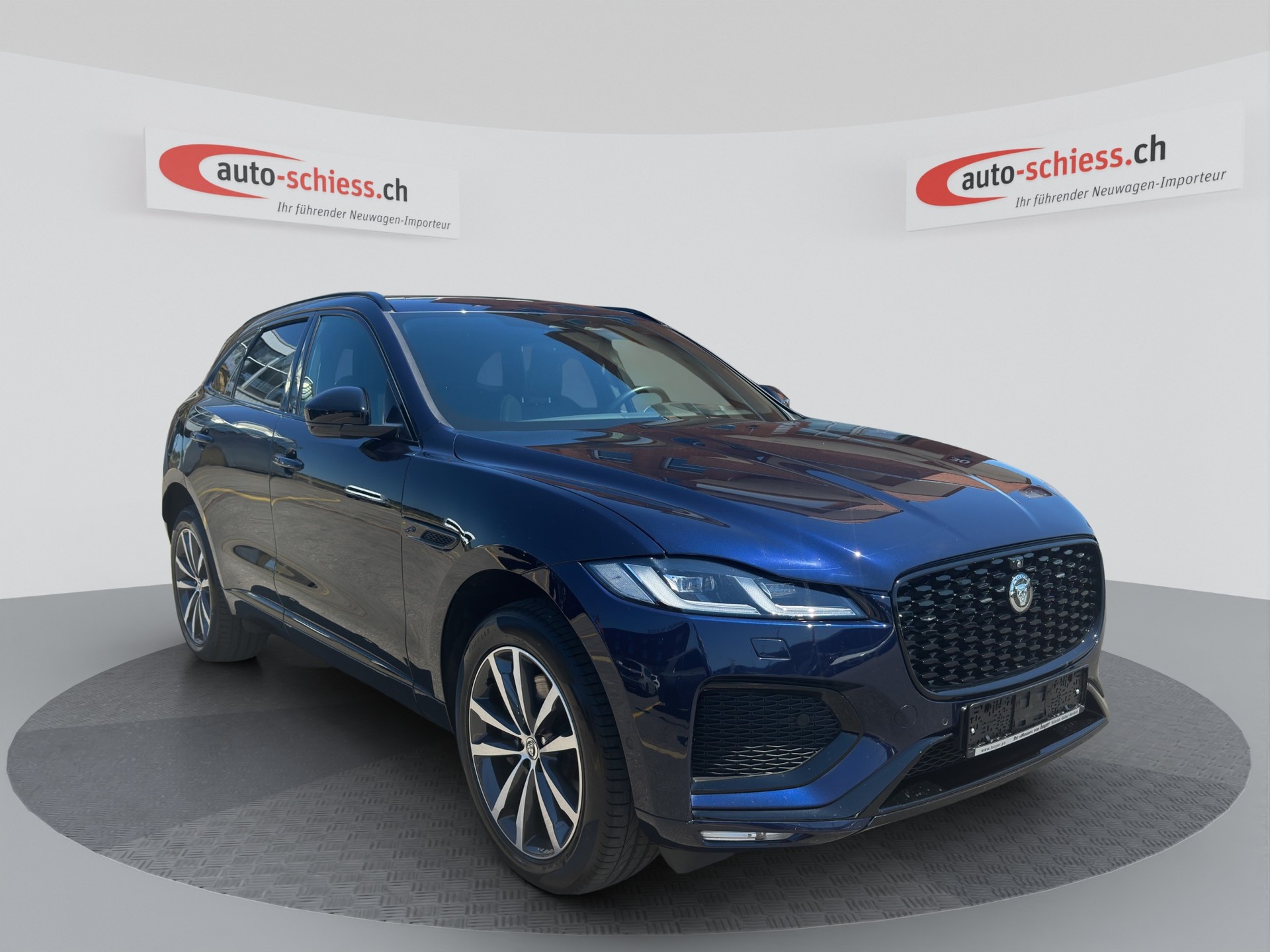 JAGUAR F-Pace 3.0 D300 R-Dynamic MHEV SE AWD-image-0