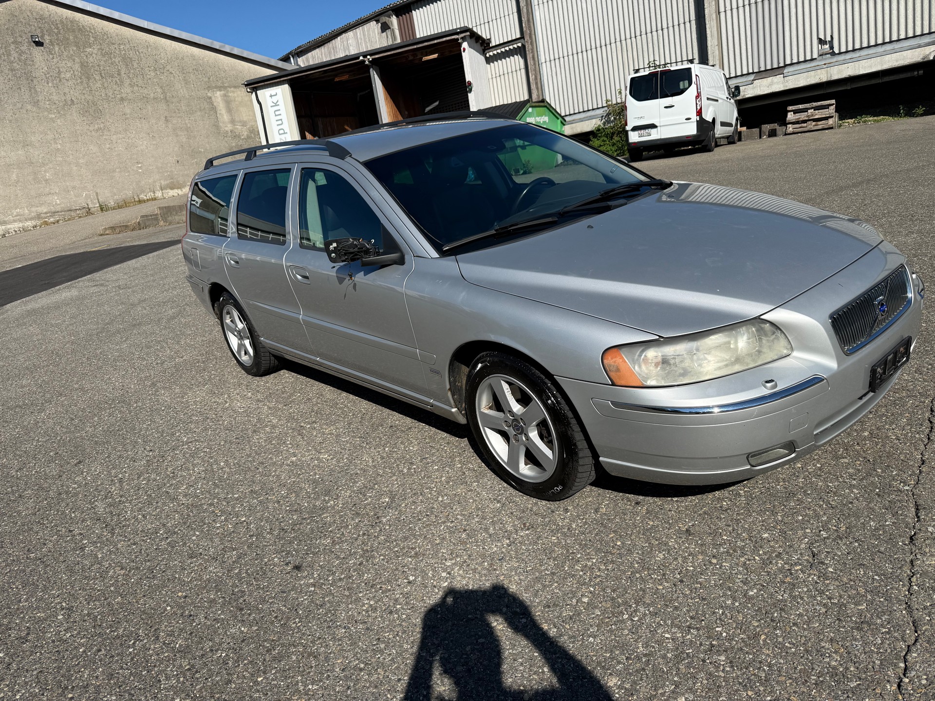 VOLVO V70 D5 AWD Summum-image-1