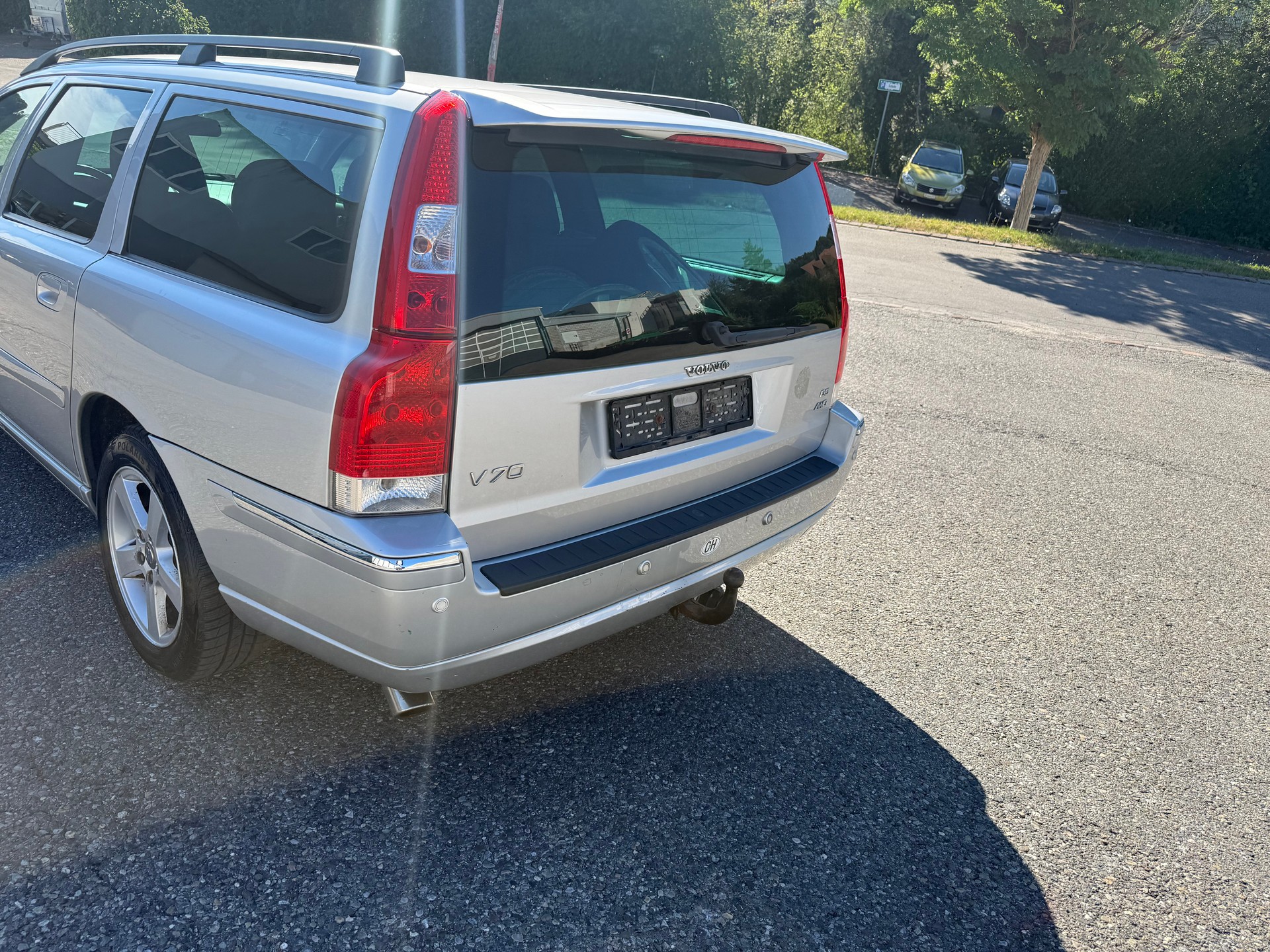 VOLVO V70 D5 AWD Summum-image-5