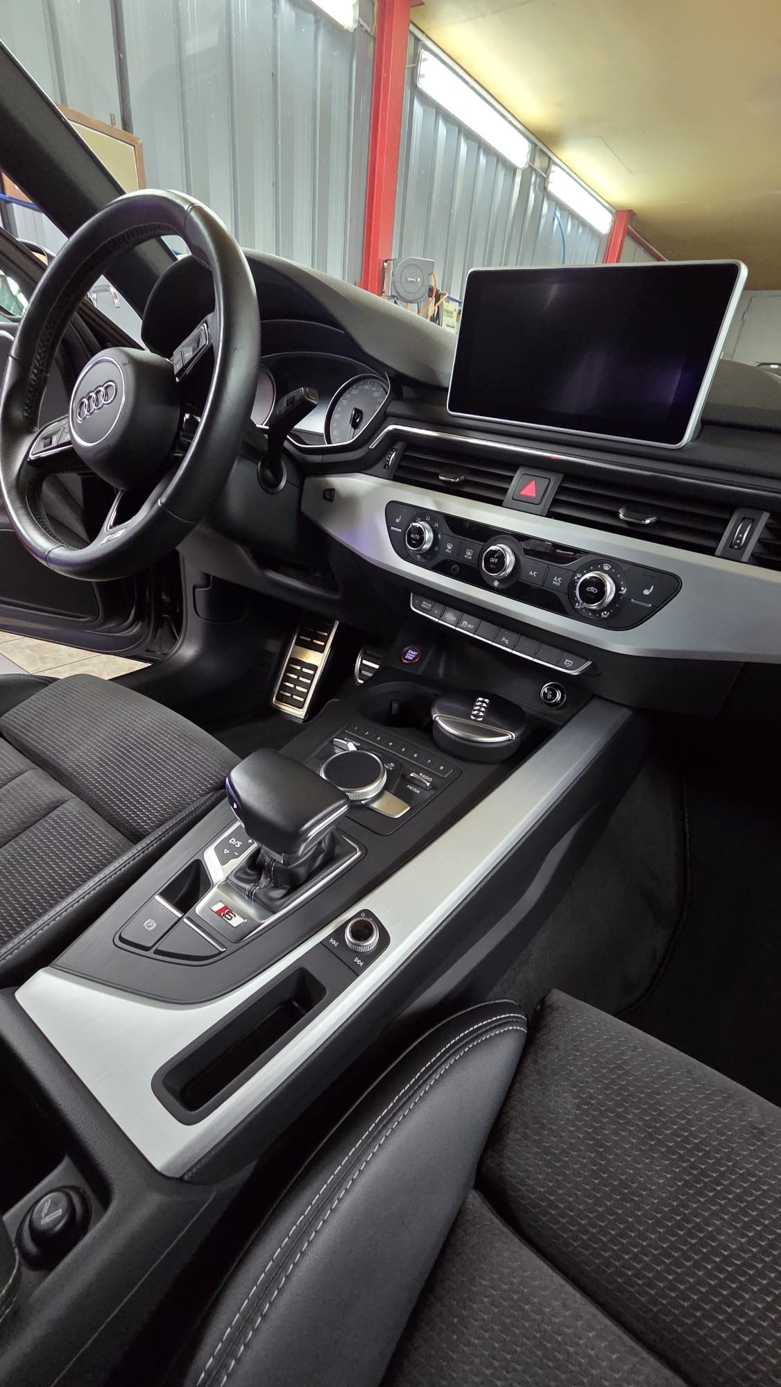 AUDI S4-image-3