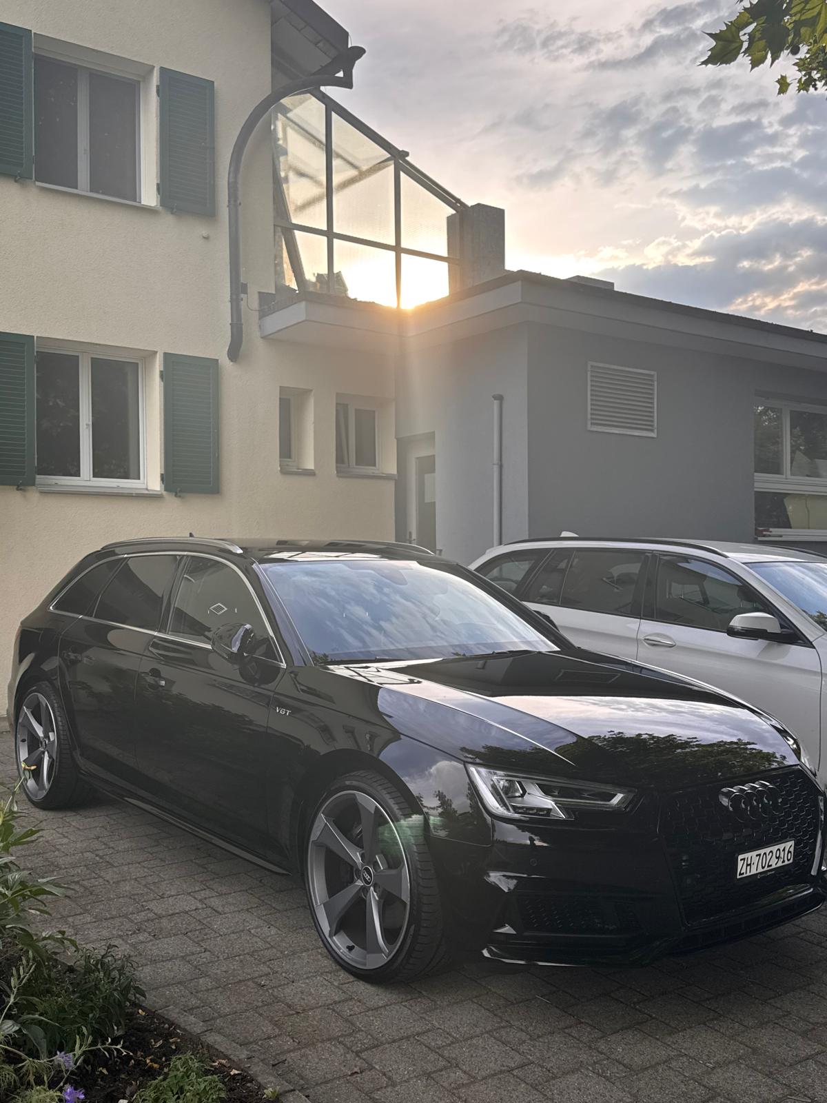 AUDI S4-image-1