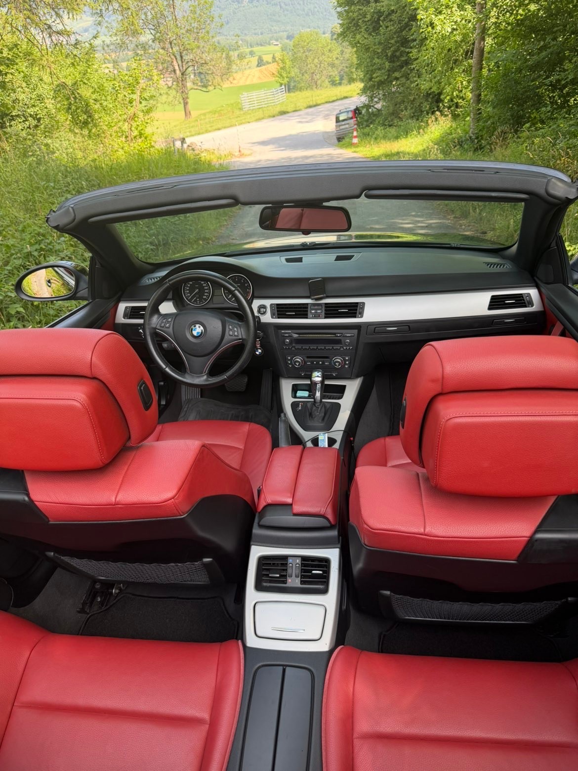 BMW 325i-image-3
