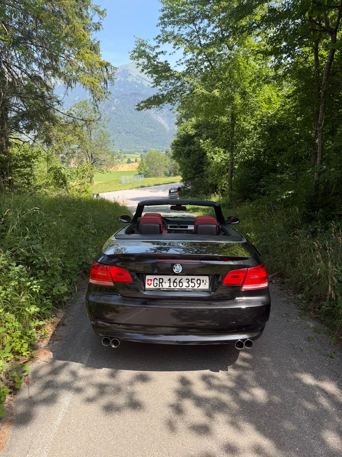 BMW 325i-image-4