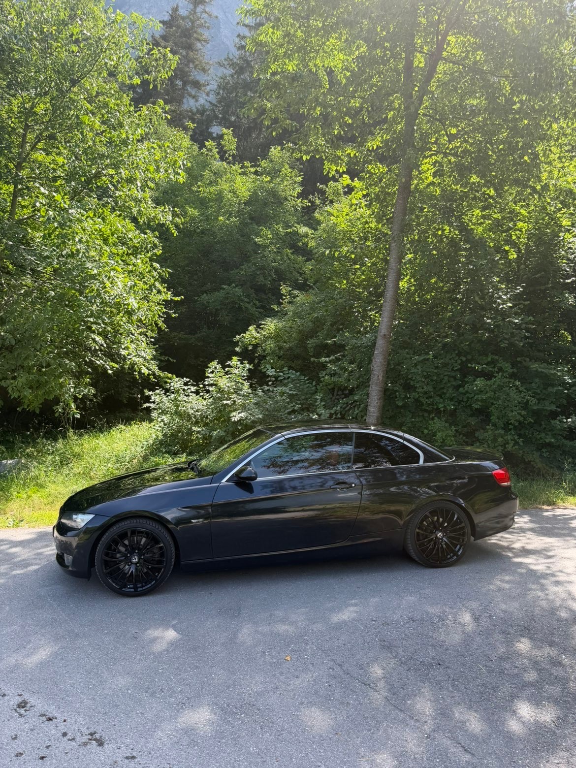 BMW 325i-image-0