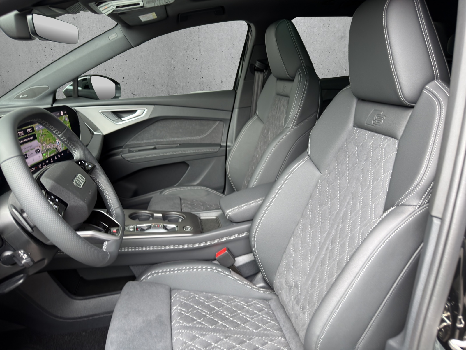 AUDI Q4 e-tron SUV quattro performance-image-6