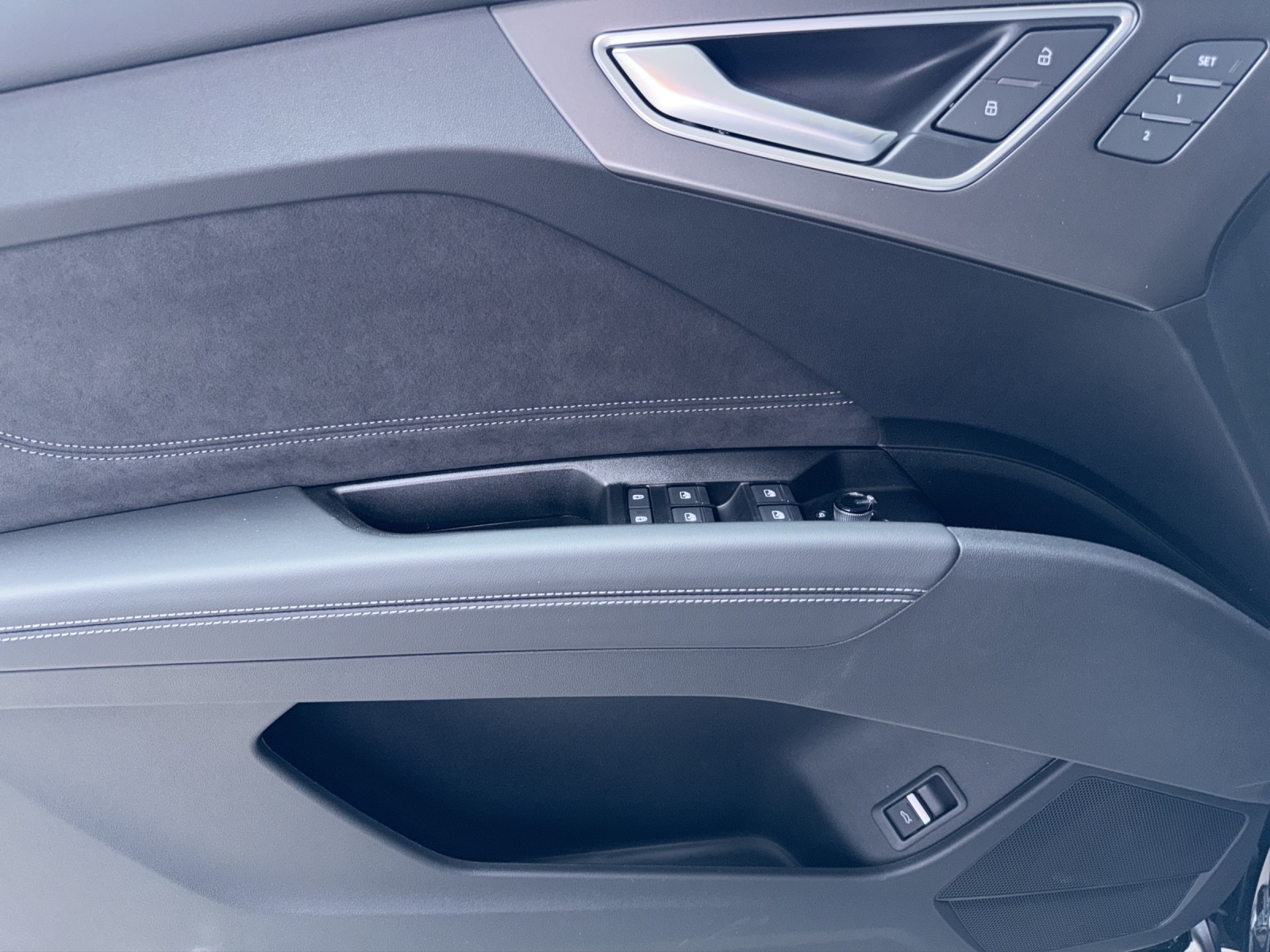 AUDI Q4 e-tron SUV quattro performance-image-8