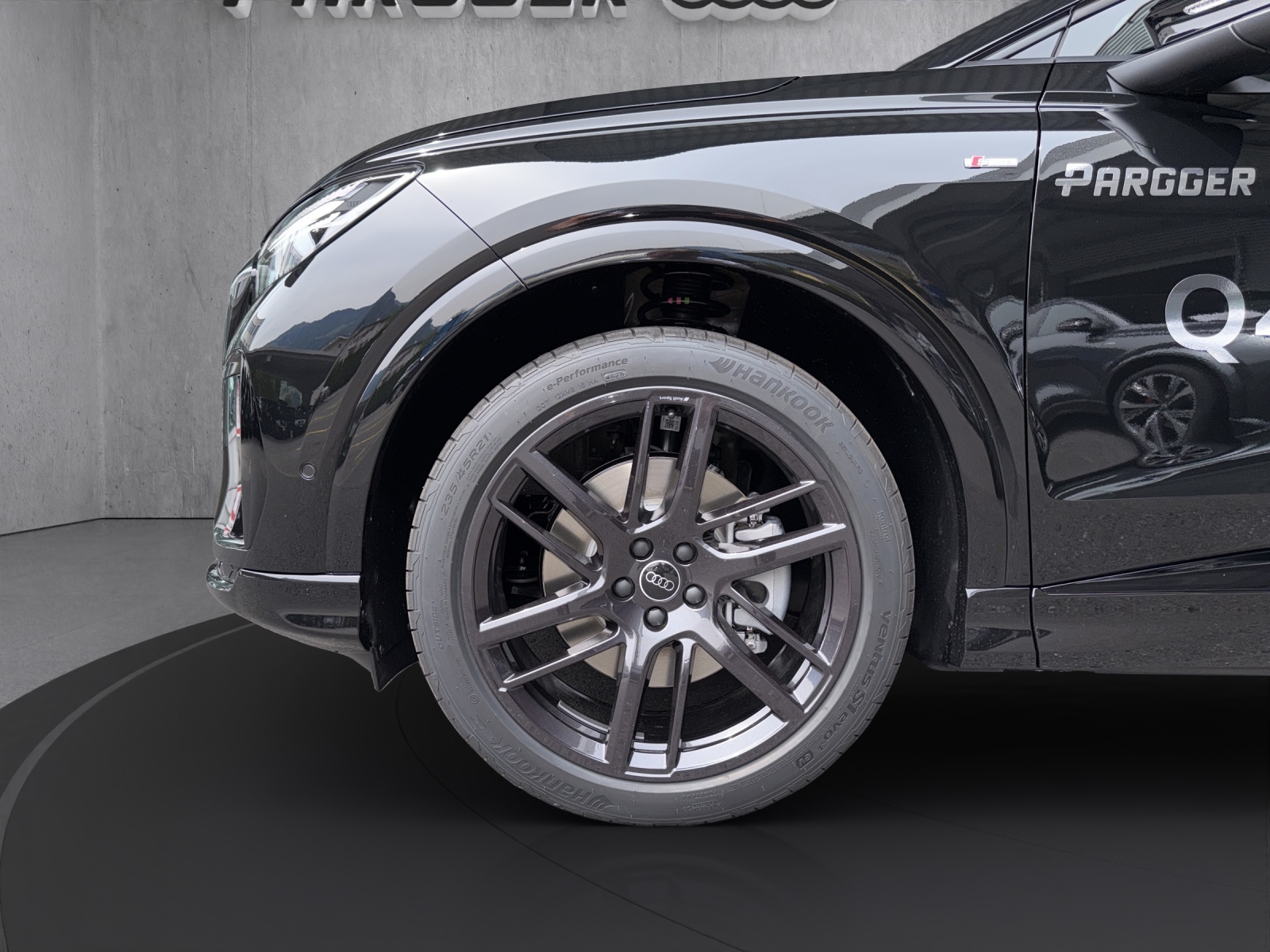 AUDI Q4 e-tron SUV quattro performance-image-15