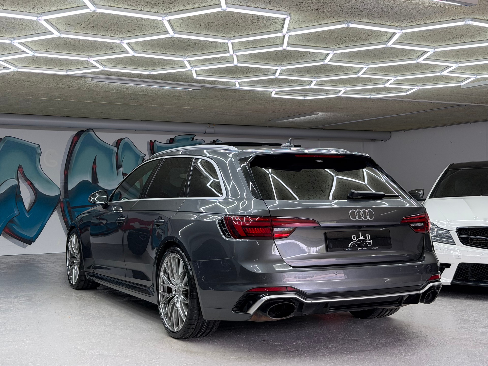 AUDI RS4 Avant 2.9 TFSI quattro tiptronic *20’ Silver wheels / Full options / no FAP/OPF / CH auto*-image-5