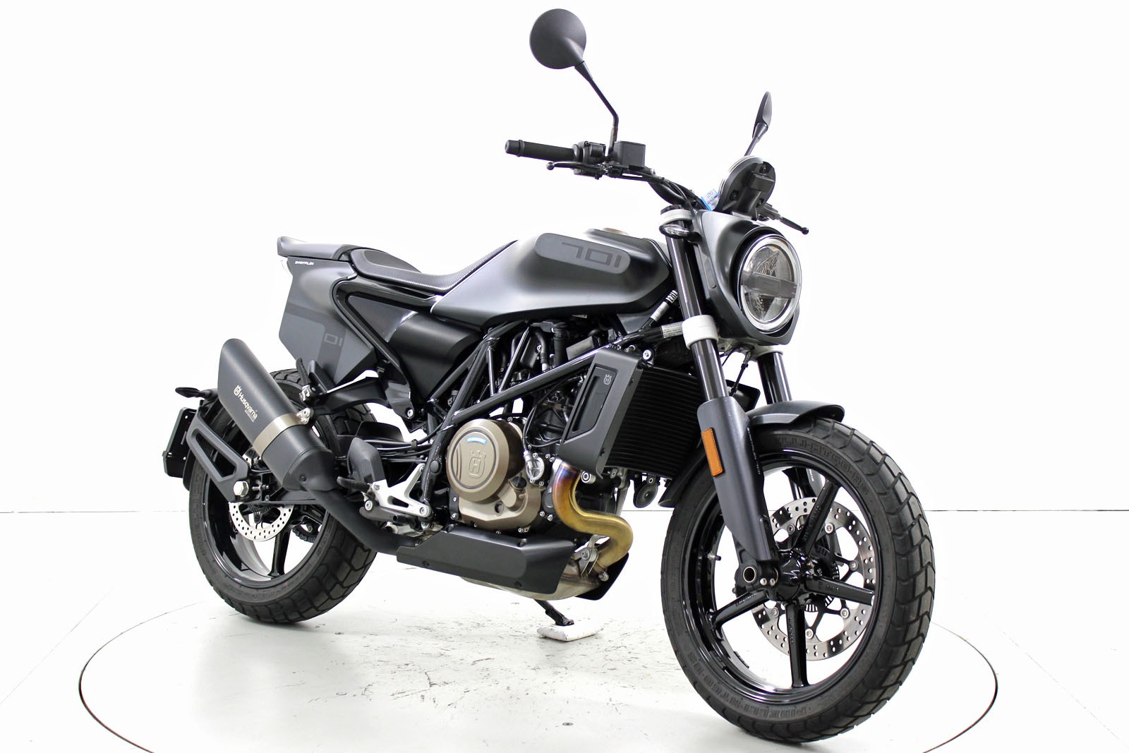 HUSQVARNA Svartpilen 701 ABS-showroom-element-1