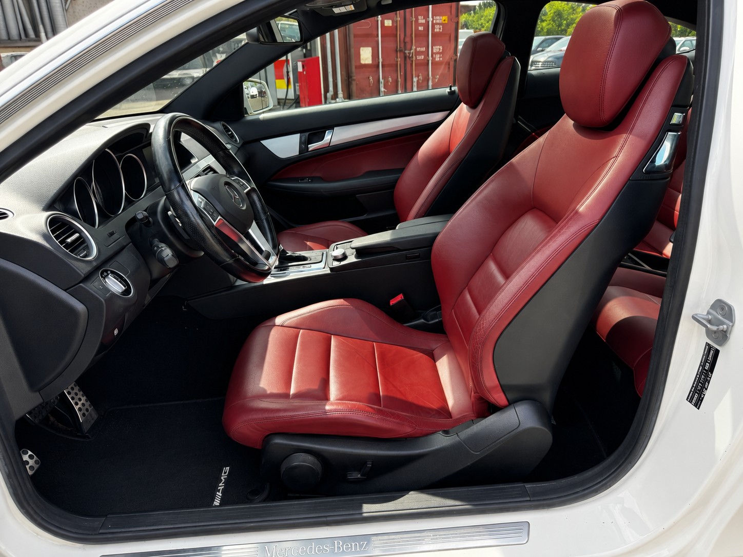 MERCEDES-BENZ C 180 Coupé MyStar 7G-Tronic-image-9