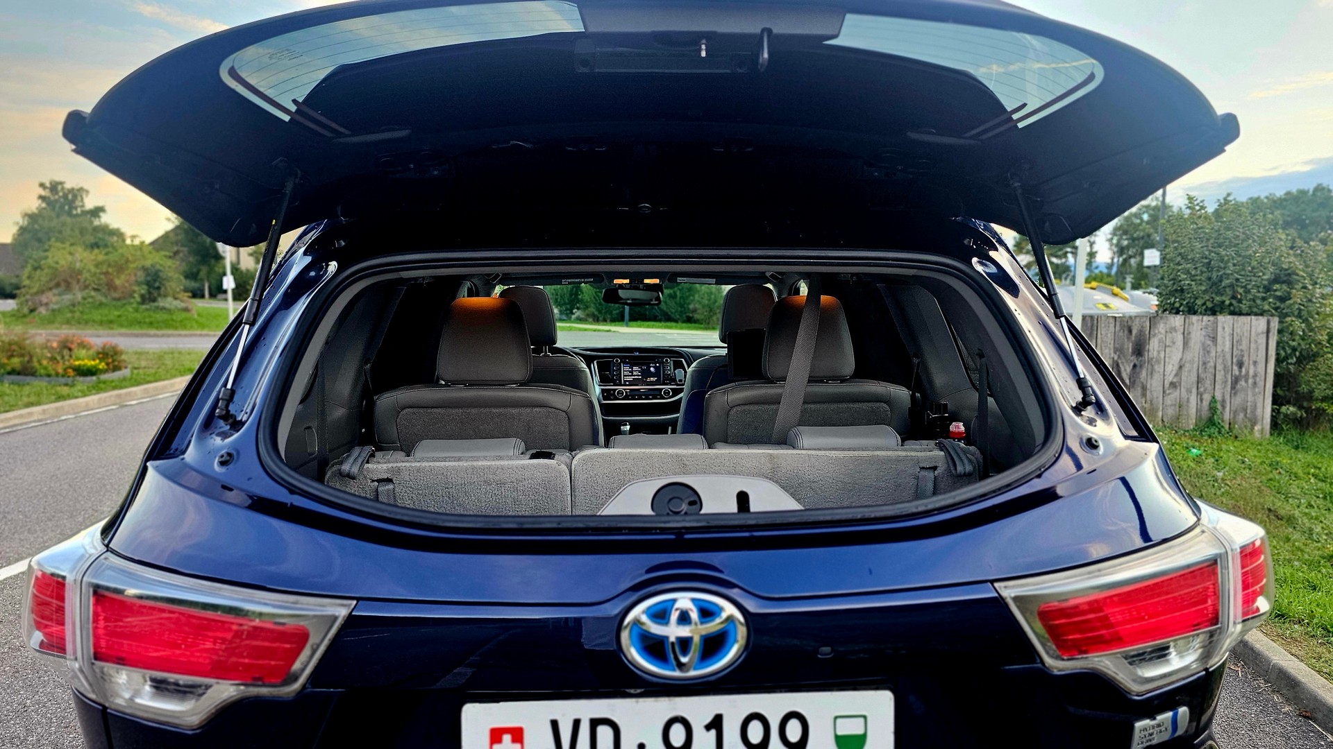 TOYOTA Highlander-image-9