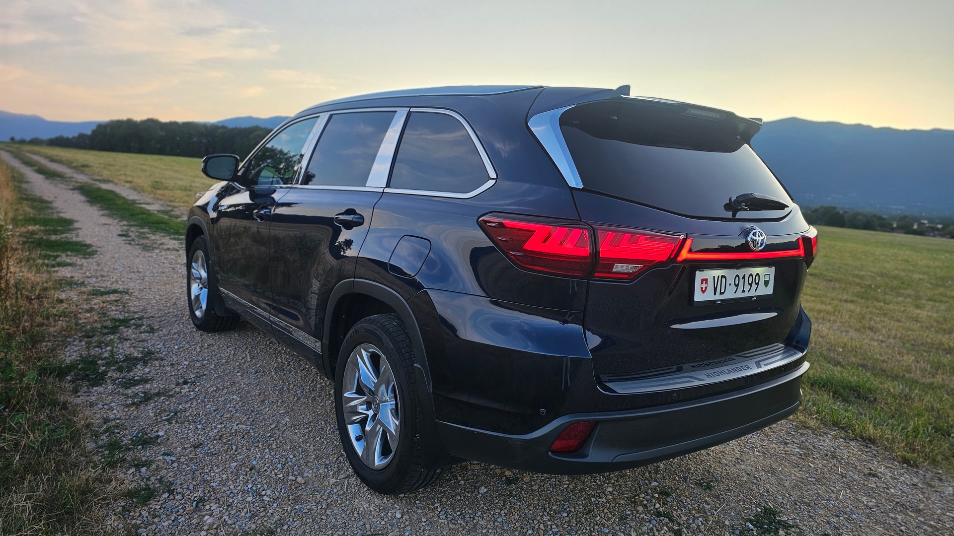TOYOTA Highlander-image-7