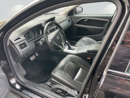 VOLVO V70 D4 Summum Dynamic Ed-image-9