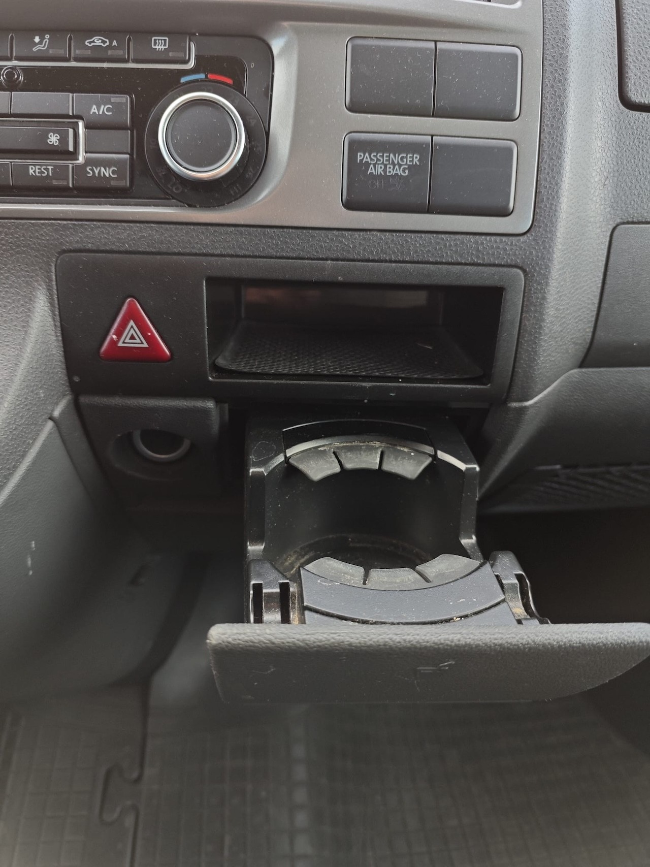 VW T5 Caravelle Comfortline 2.0 TDI CR 4Motion DSG-image-23