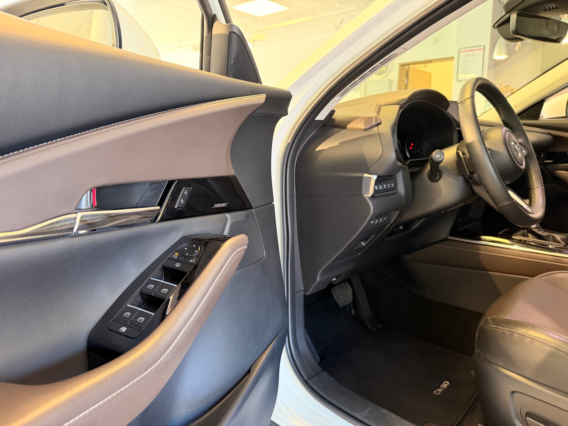 MAZDA CX-30 SKYACTIV-X M Hybrid 180 Revolution AWD Automat-image-12