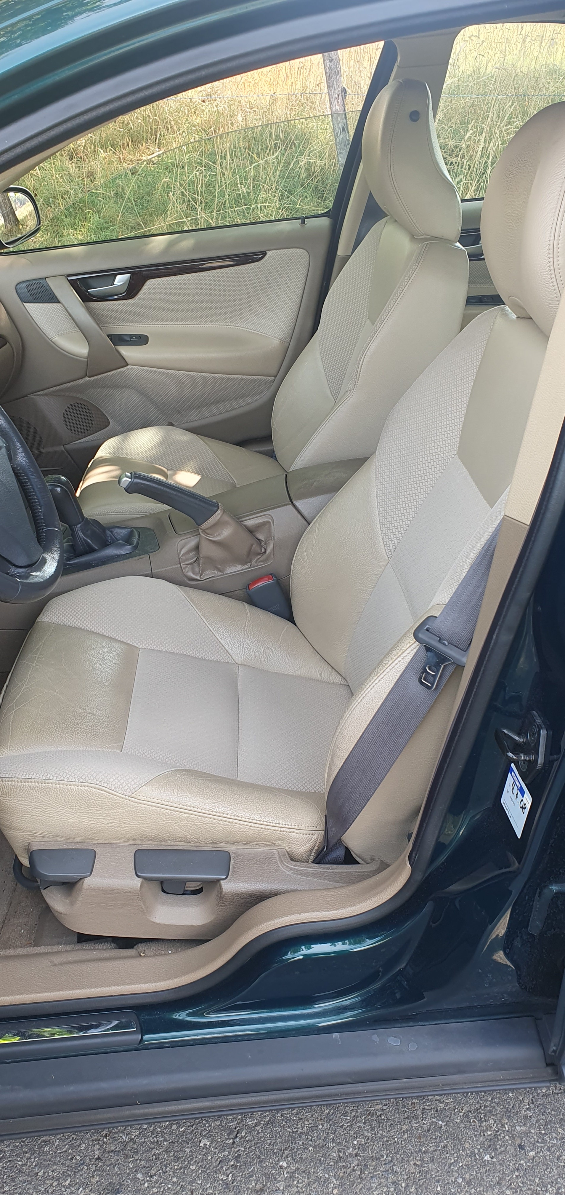 VOLVO S60 2.5T AWD-image-4