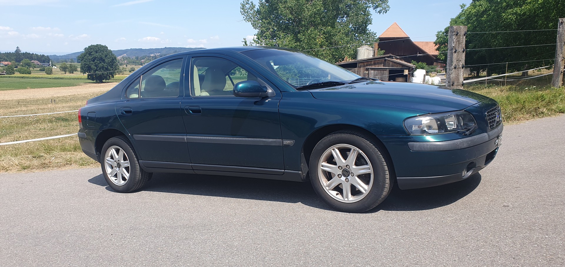 VOLVO S60 2.5T AWD-image-11