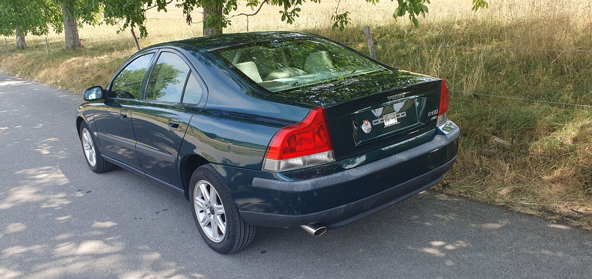 VOLVO S60 2.5T AWD-image-9