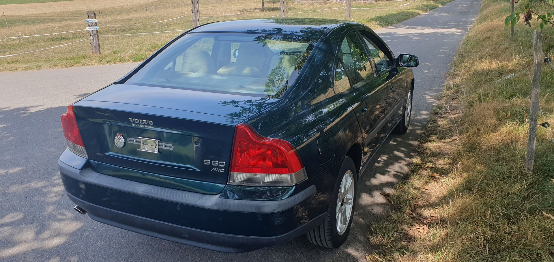 VOLVO S60 2.5T AWD-image-8