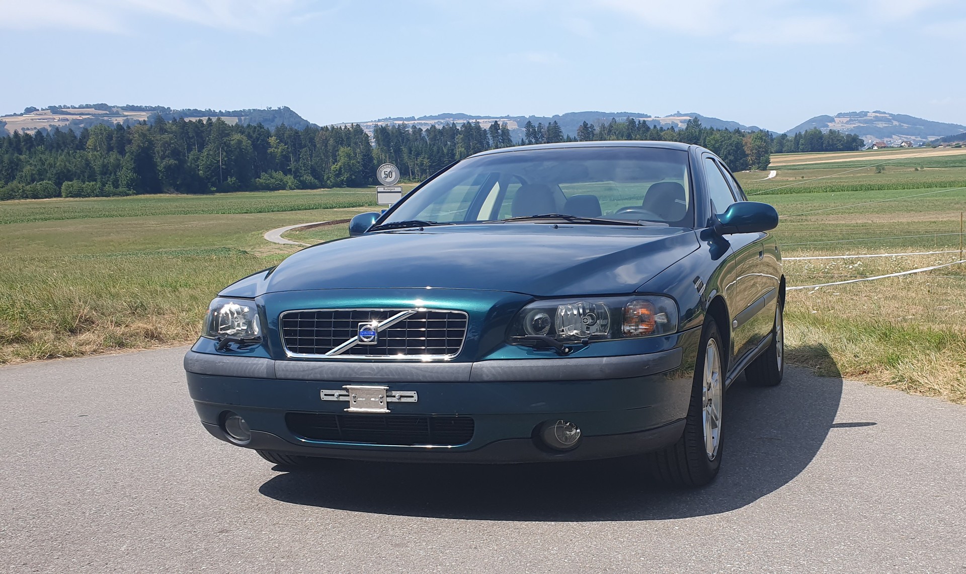 VOLVO S60 2.5T AWD-image-0