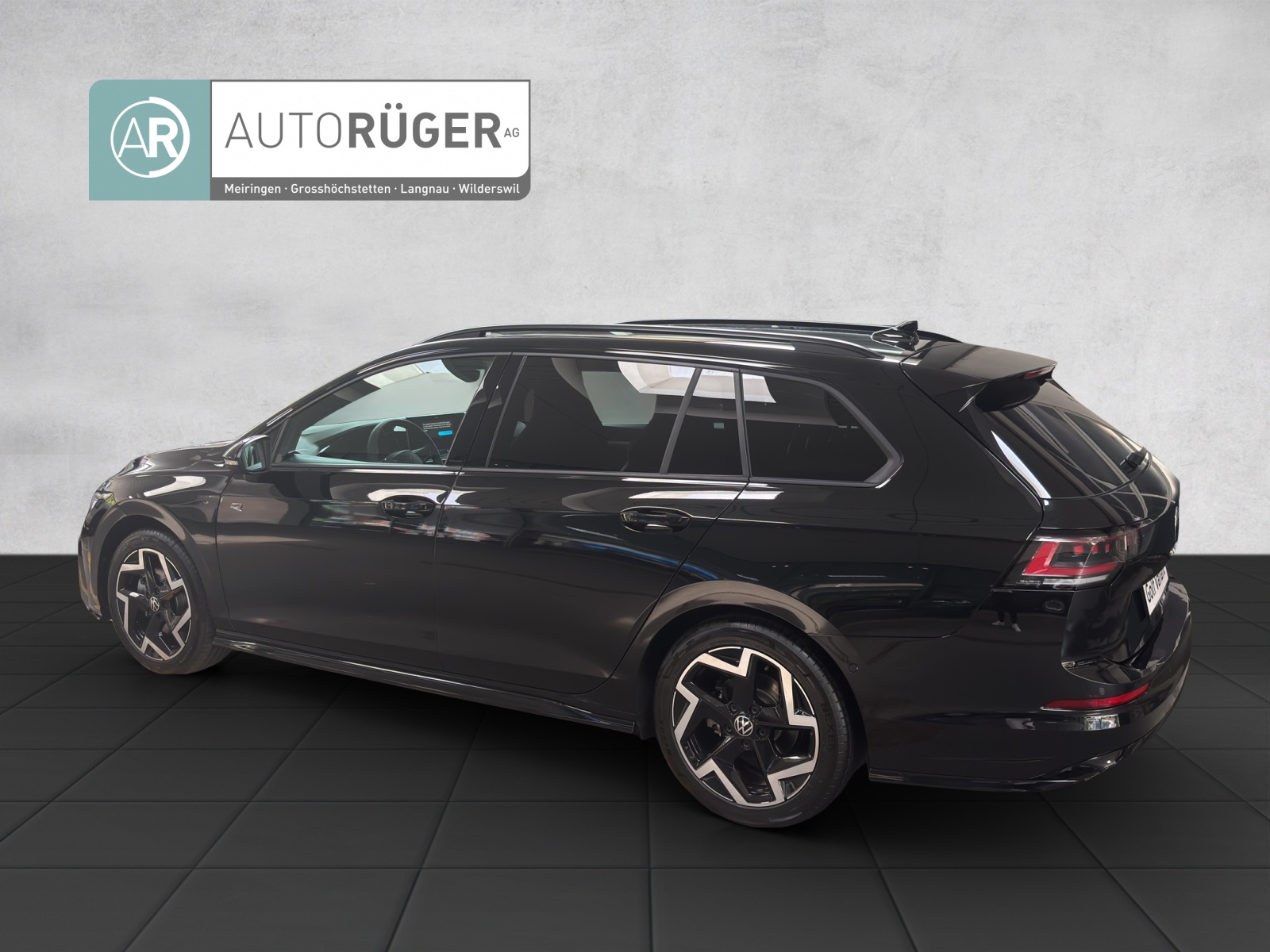VW Golf Variant 2.0 TSI R-Line DSG 4 Motion-image-3