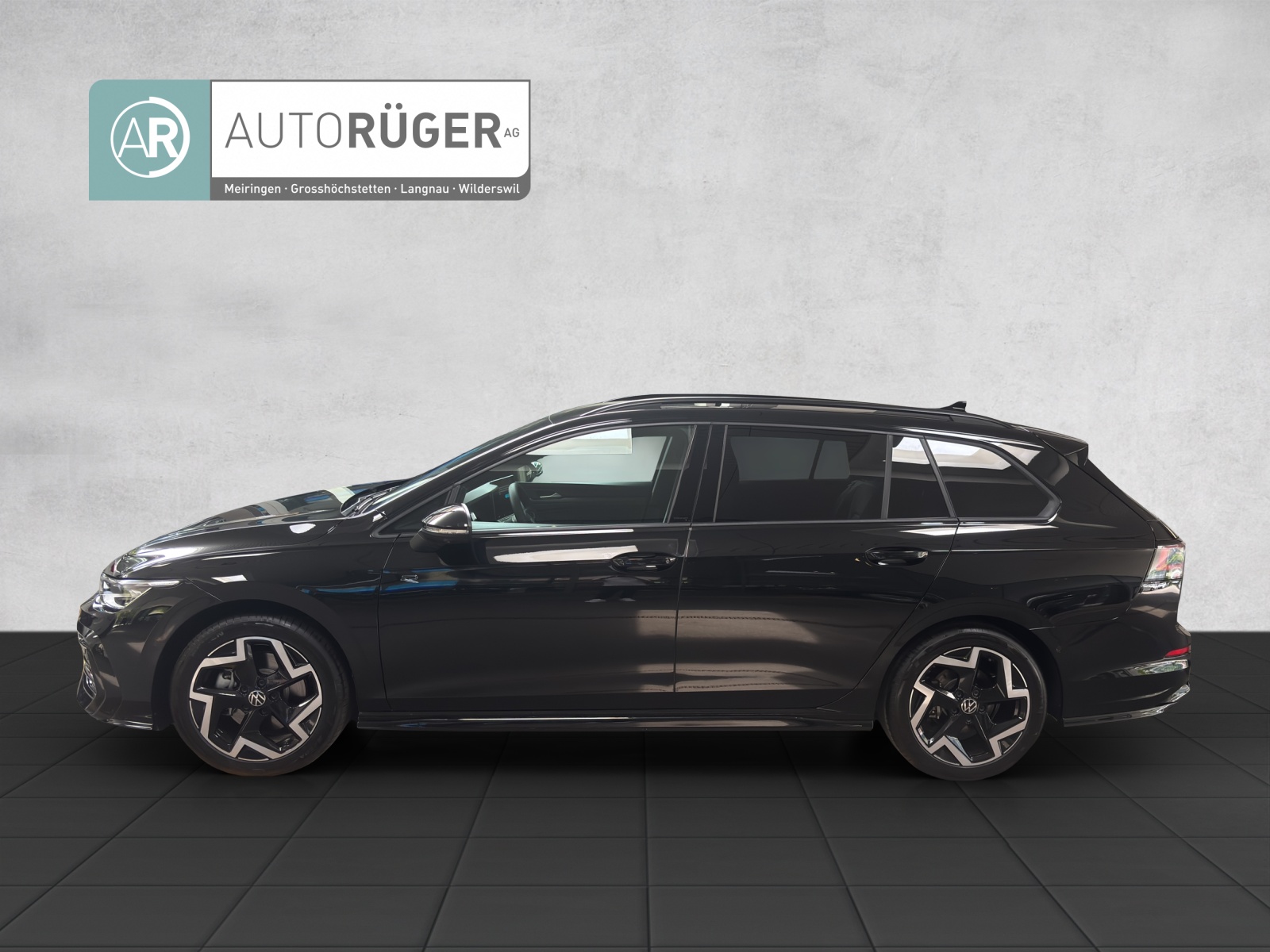 VW Golf Variant 2.0 TSI R-Line DSG 4 Motion-image-2