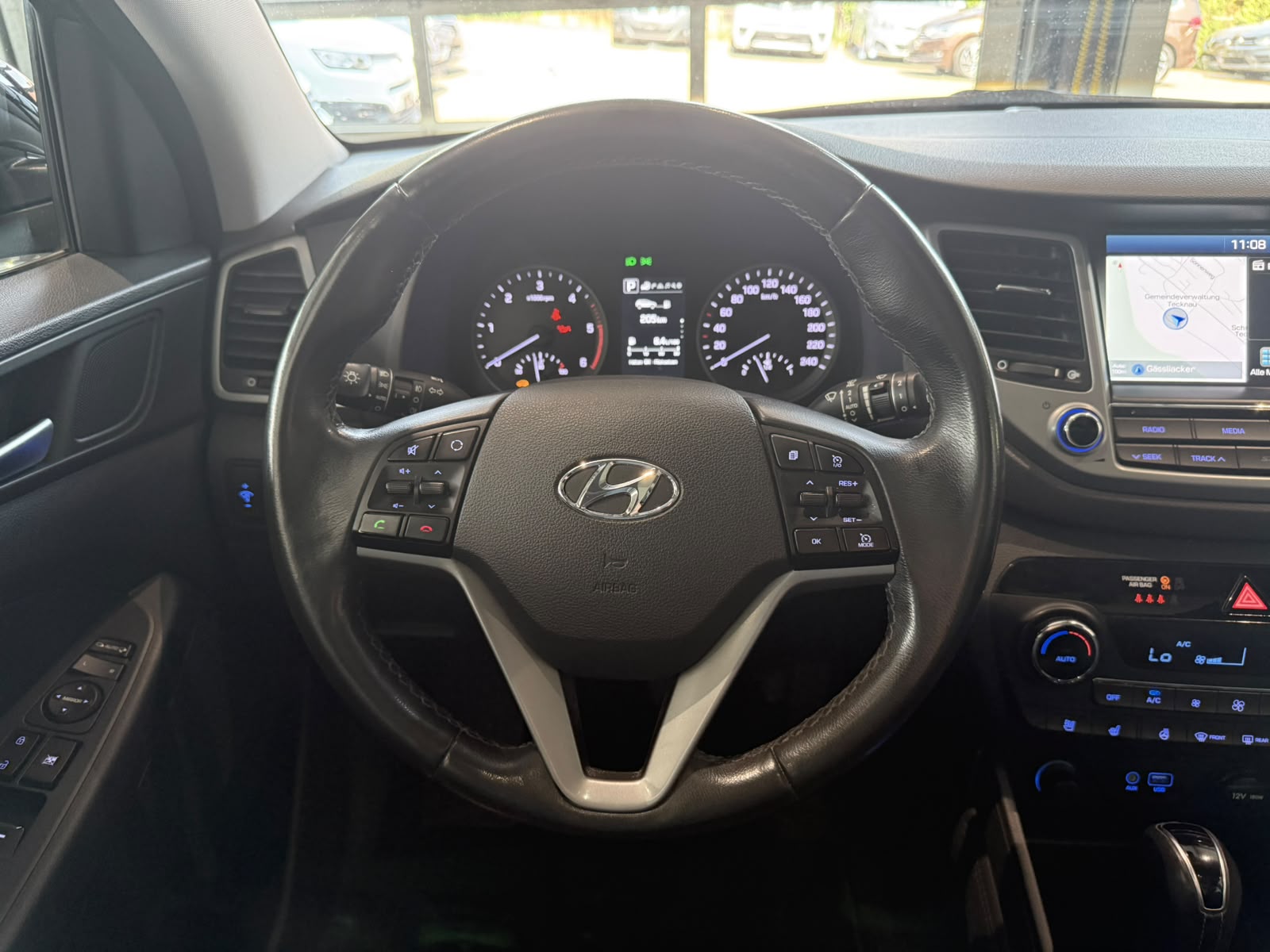 HYUNDAI Tucson 2.0 CRDI Vertex 4WD Automatic-image-12