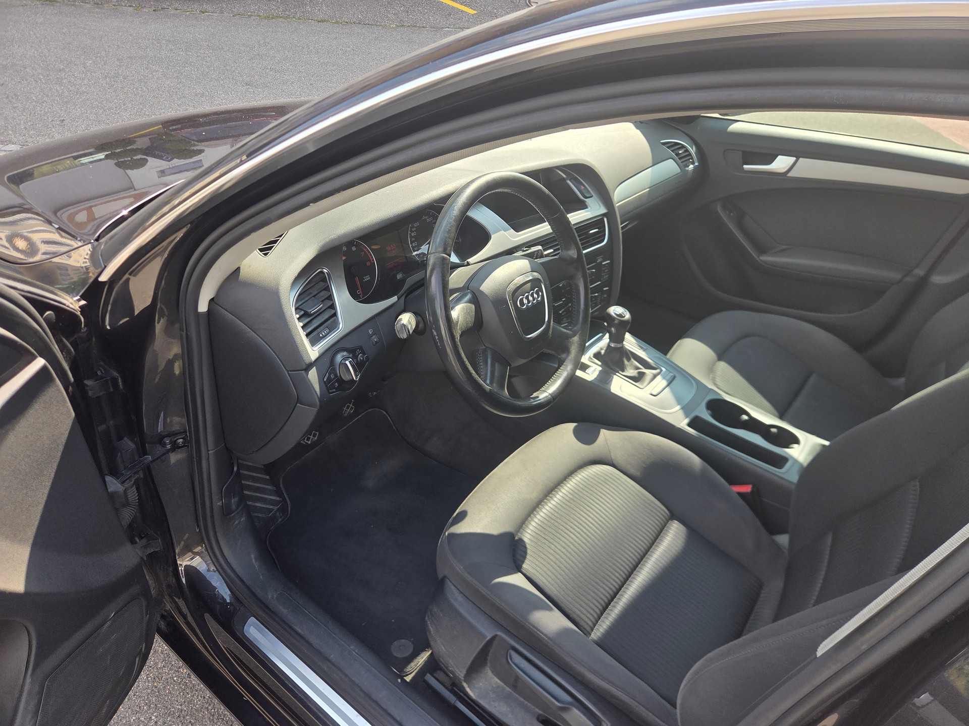 AUDI A4 Avant 1.8 TFSI-image-9