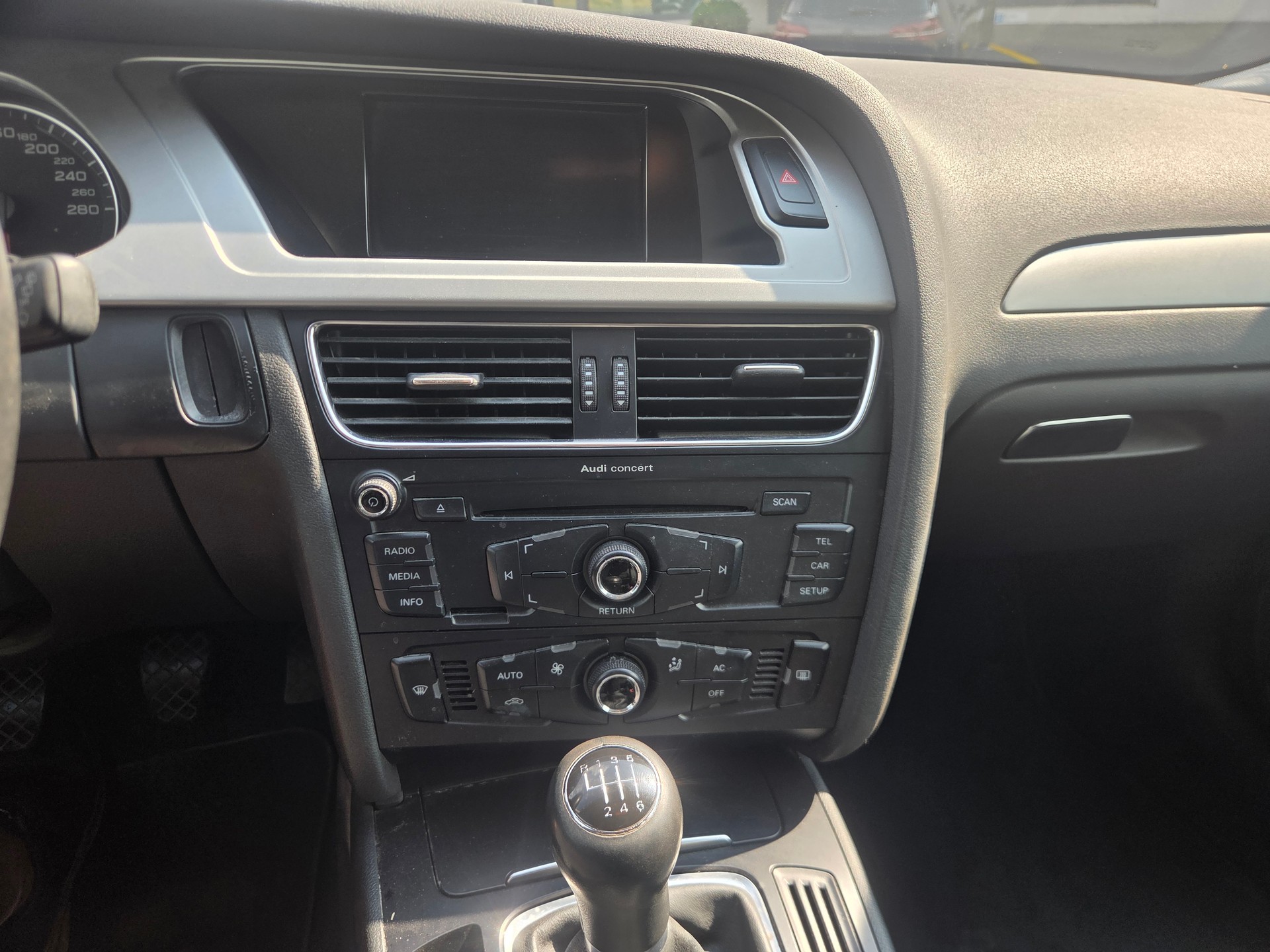 AUDI A4 Avant 1.8 TFSI-image-11