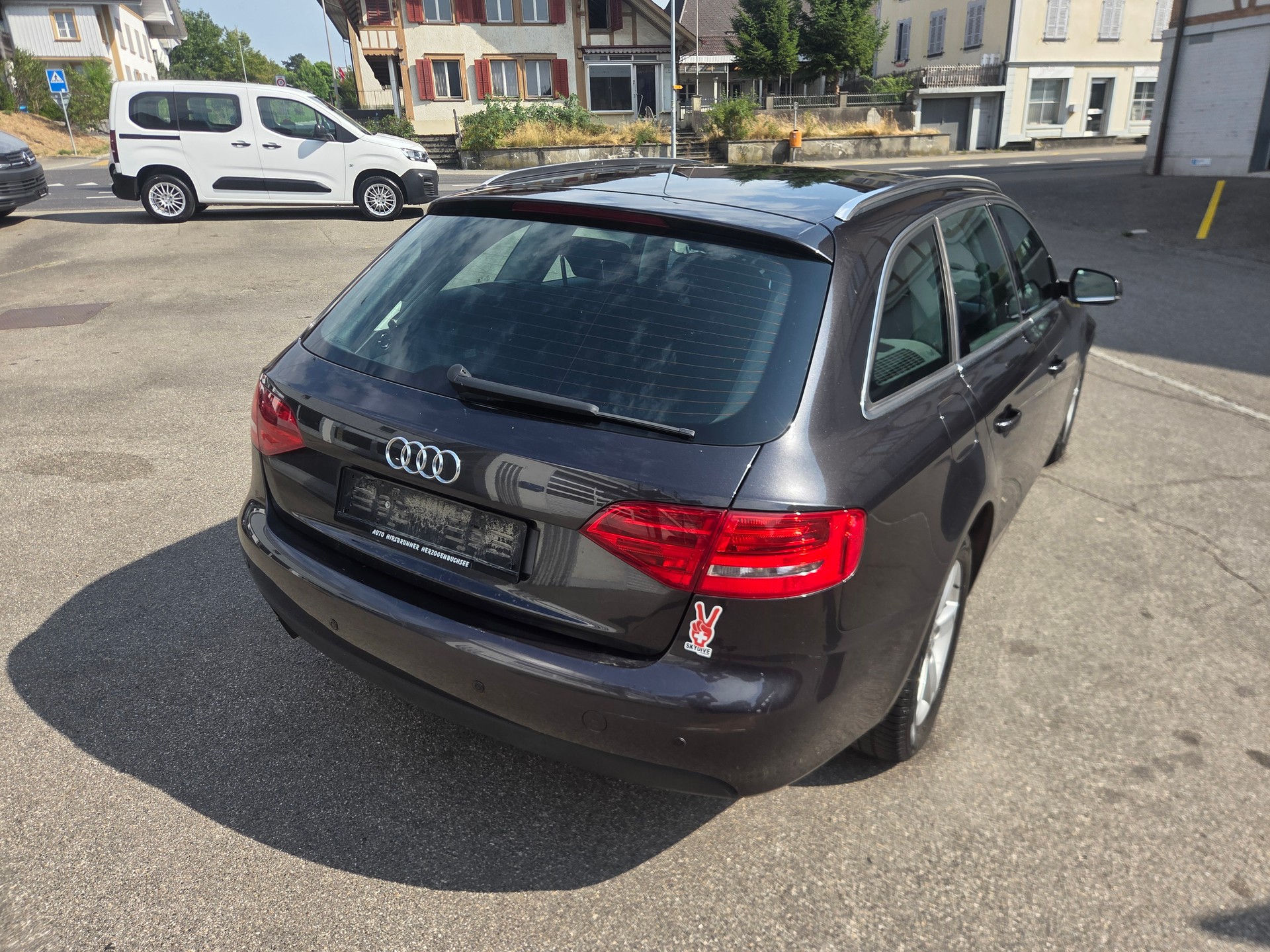 AUDI A4 Avant 1.8 TFSI-image-6