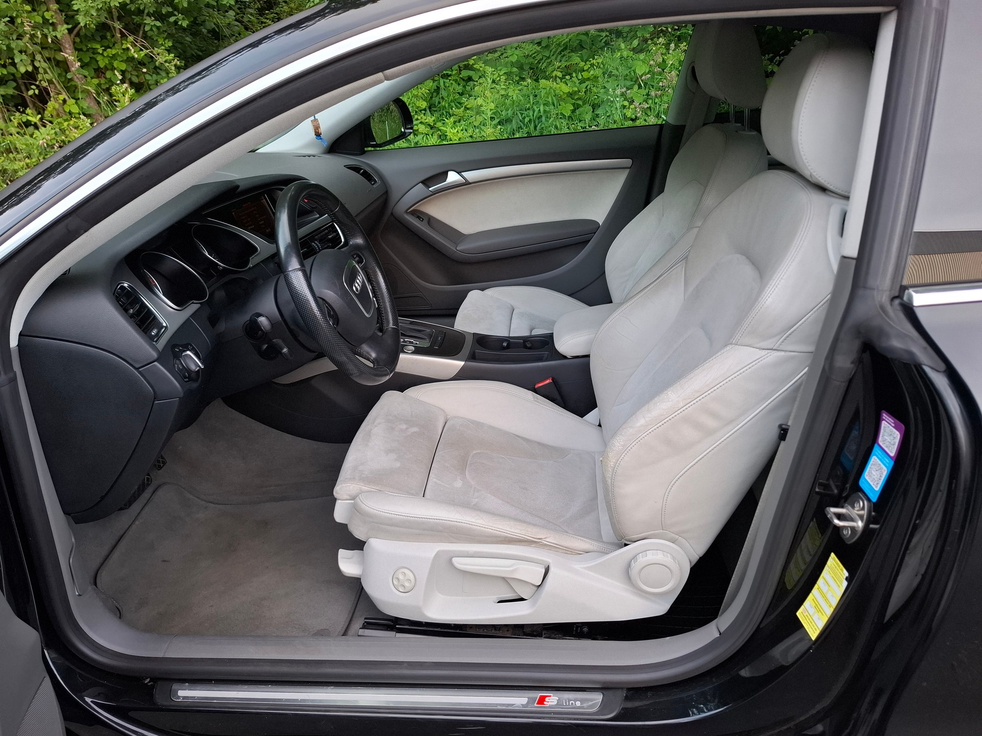 AUDI A5 Coupé 2.7 TDI multitronic-image-2