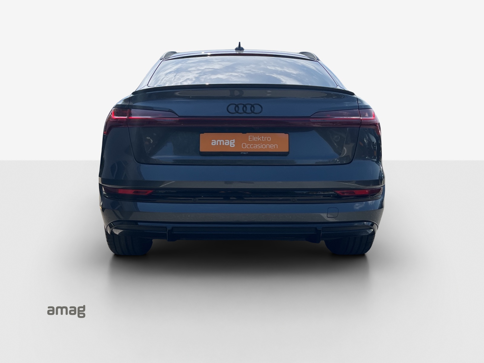AUDI e-tron 55 Sportback S Line Black Edition quattro-image-3