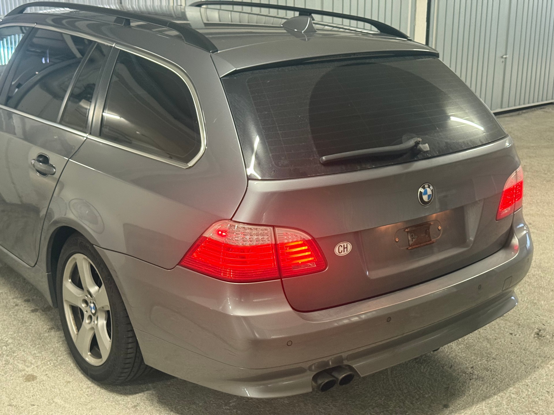BMW 530 xDrive T-image-3