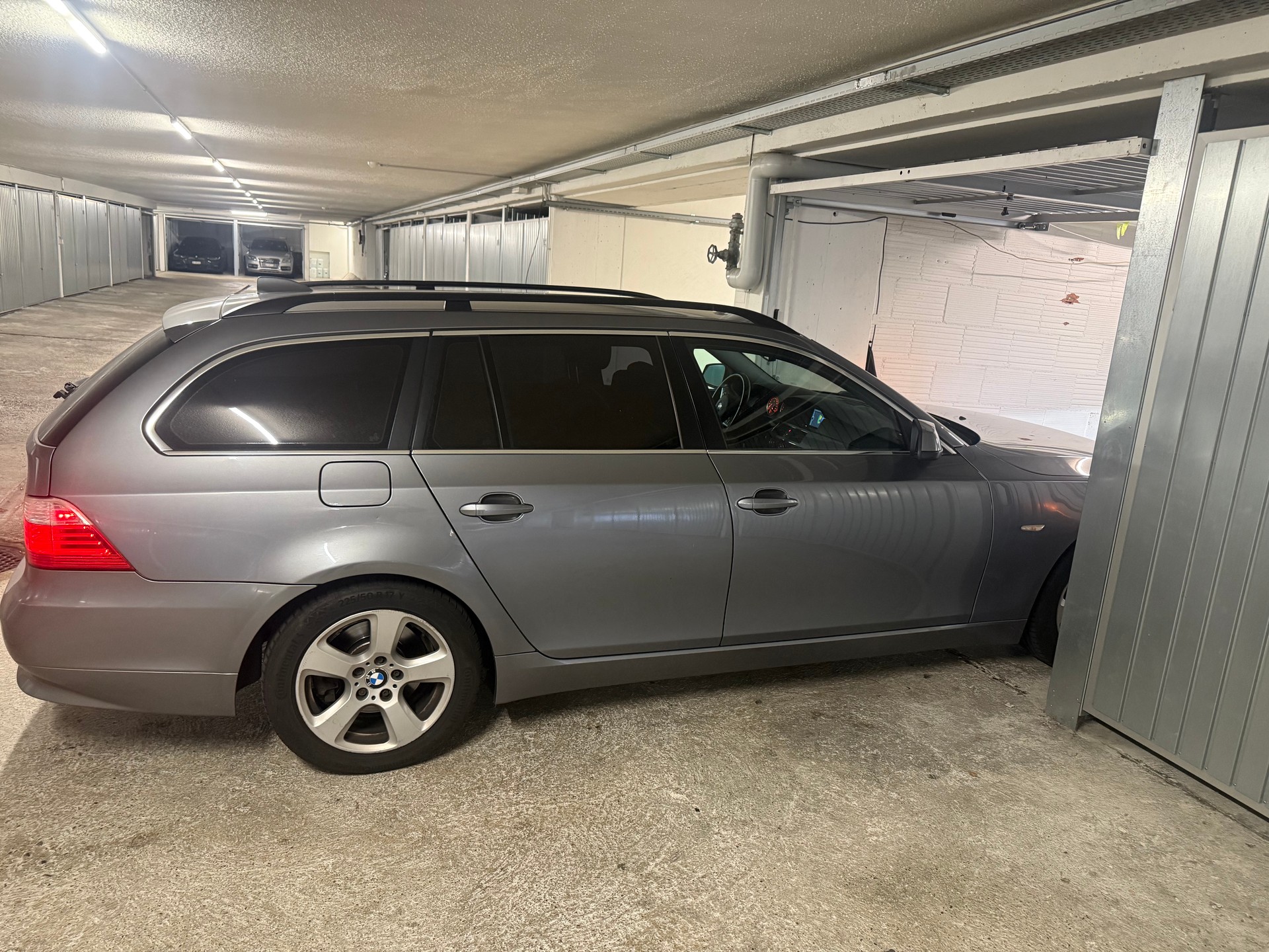 BMW 530 xDrive T-image-4
