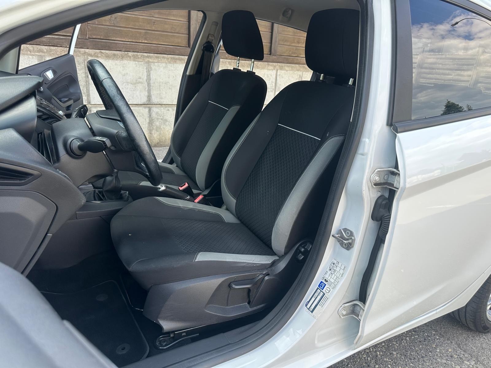 FORD Fiesta 1.0 SCTi Titanium-image-8