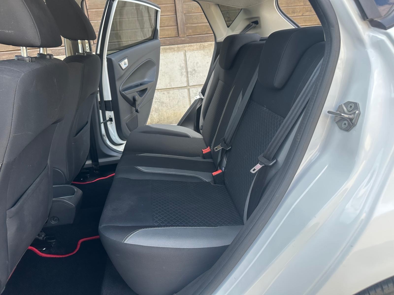 FORD Fiesta 1.0 SCTi Titanium-image-10