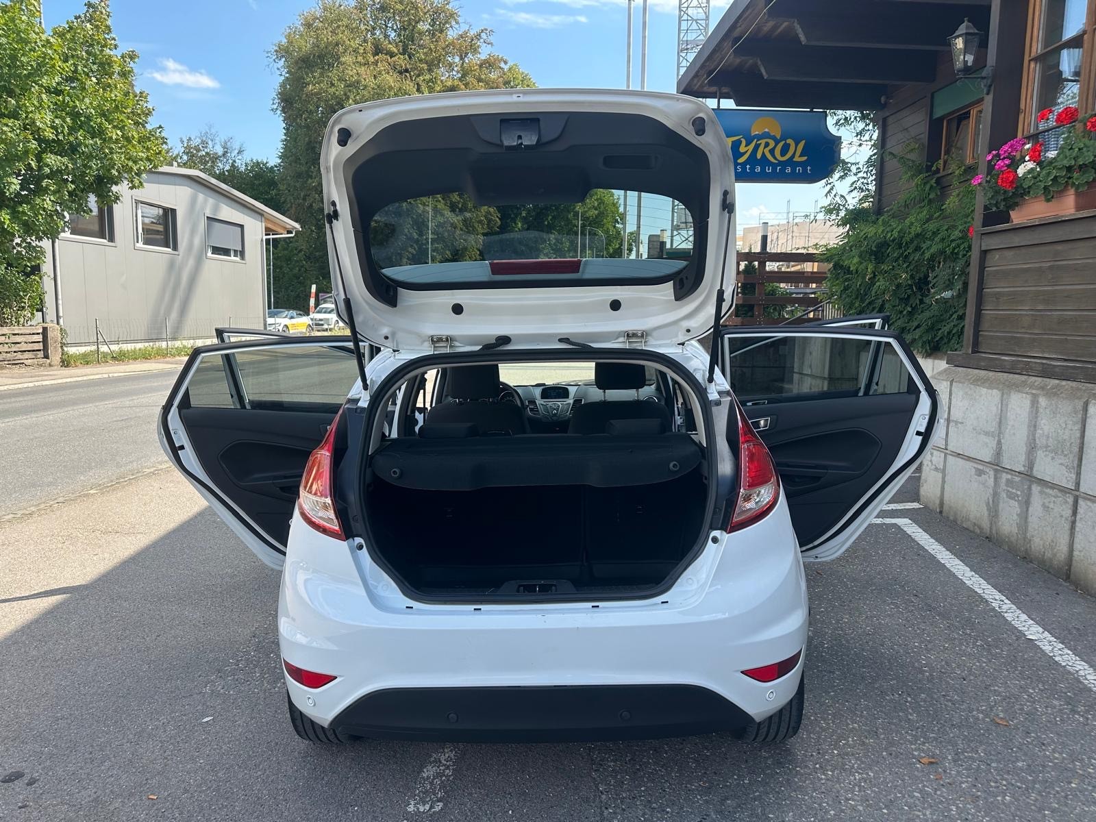 FORD Fiesta 1.0 SCTi Titanium-image-6
