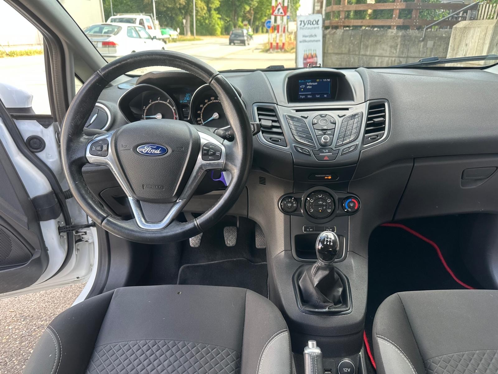 FORD Fiesta 1.0 SCTi Titanium-image-7